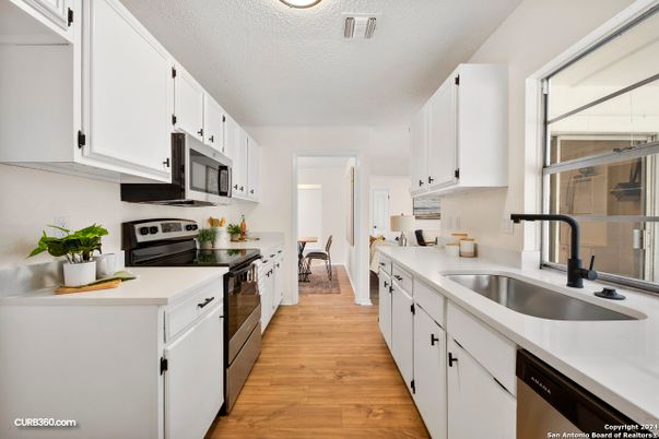 Dining room, Interior, Kitchen, Stainless Steel Appliances, Wood Texture Flooring