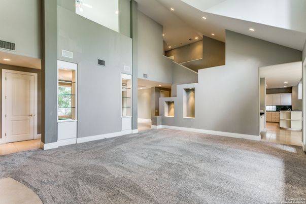 Empty room, Interior, Recessed Lighting