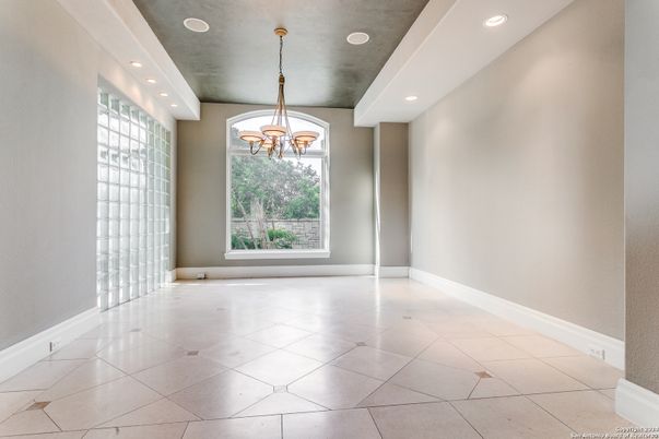 Chandelier, Empty room, Interior, Recessed Lighting