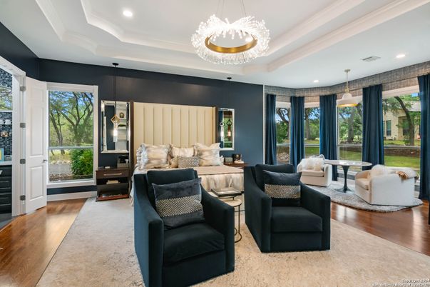Interior, Living room, Pendant Lights, Recessed Lighting, Wood Texture Flooring