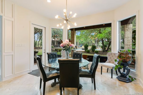Dining room, Interior, Pendant Lights, Recessed Lighting