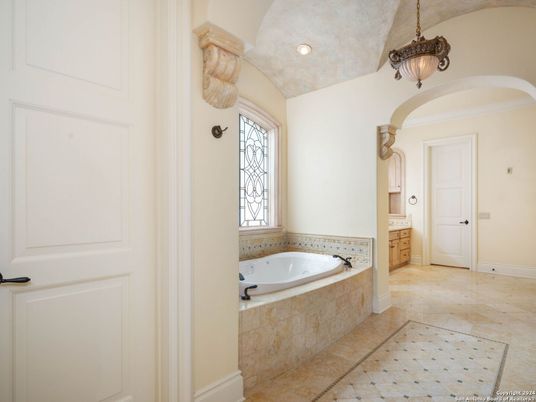 Bathroom, Interior, Pendant Lights, Recessed Lighting