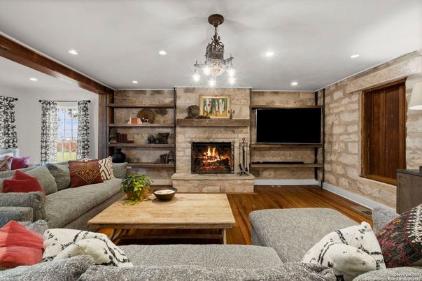 Fireplace, Interior, Living room, Pendant Lights, Recessed Lighting, Wood Texture Flooring