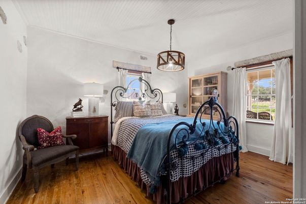 Bedroom, Interior, Pendant Lights, Wood Texture Flooring