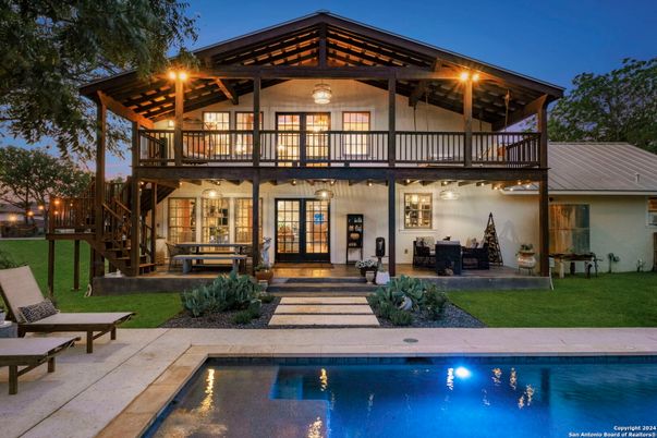 Exterior, Pool