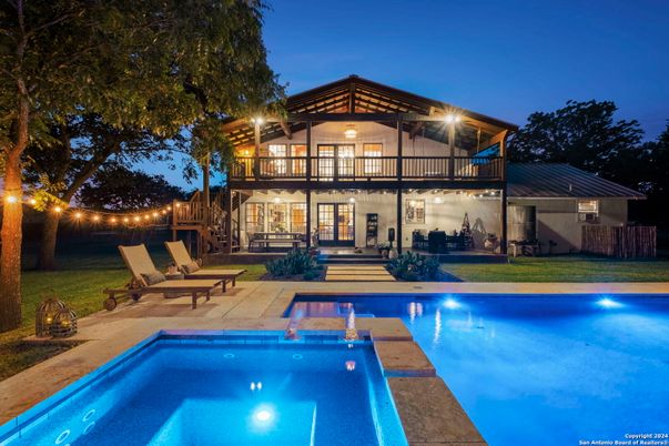 Exterior, Pool