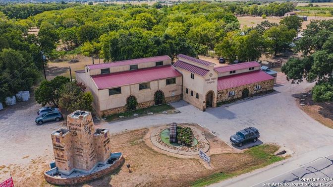 Exterior, Drone