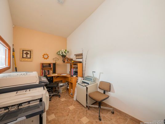 Home Office, Interior