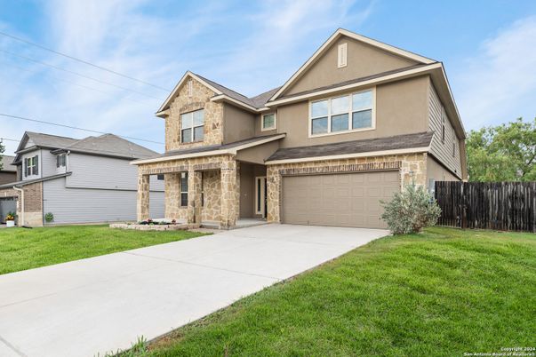 Attached, Backyard, Exterior, Facade, American Craftsman