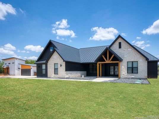 Backyard, Exterior, Facade, Farmhouse