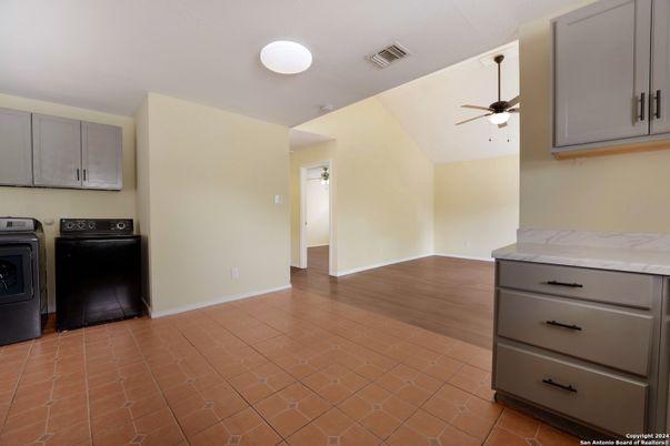 Interior, Washer, Wood Texture Flooring
