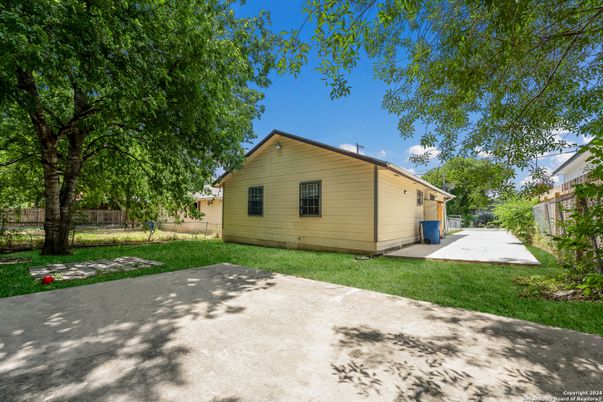 Backyard, Exterior