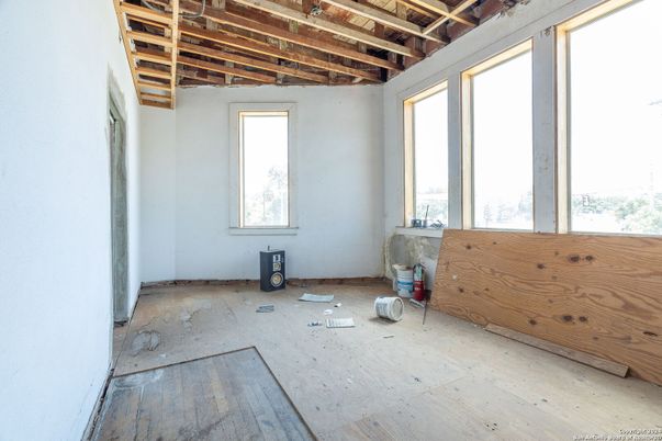 Empty room, Interior, Wooden Beams, Wood Texture Flooring