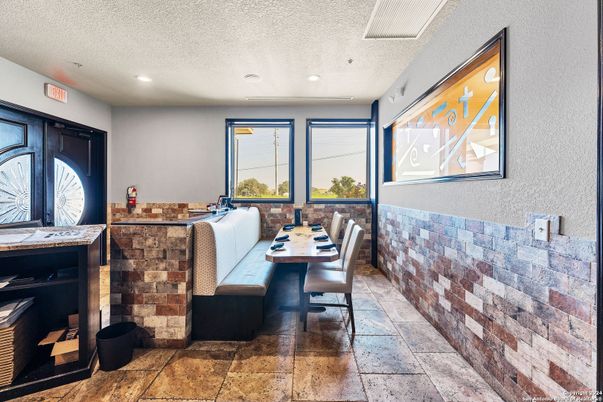 Dining room, Interior, Recessed Lighting