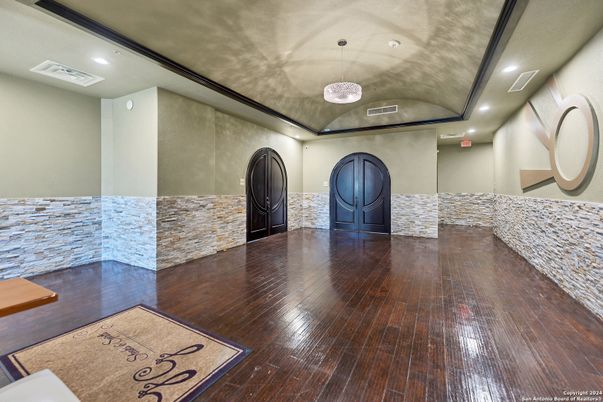 Interior, Pendant Lights, Recessed Lighting, Wood Texture Flooring