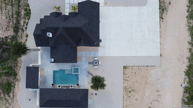 Exterior, Drone