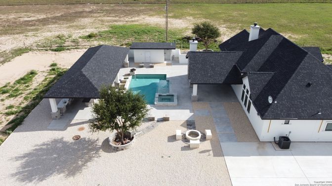 Exterior, Drone