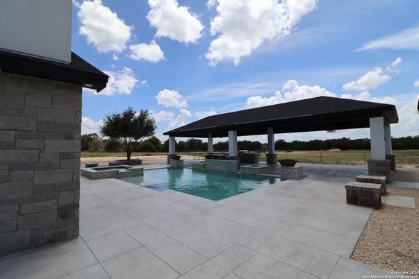 Exterior, Pool