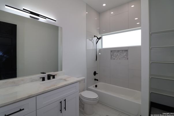 Bathroom, Interior, Marble, Recessed Lighting
