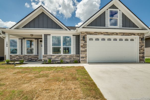 Attached, Exterior, Facade, Farmhouse