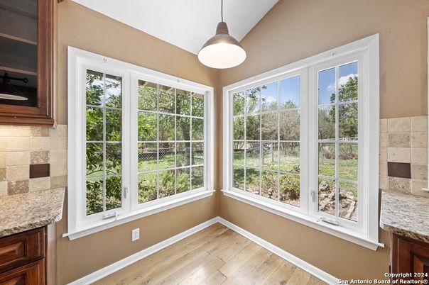 Interior, Pendant Lights, Sun Room, Wood Texture Flooring