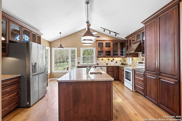 Interior, Kitchen, Pendant Lights, Wood Texture Flooring