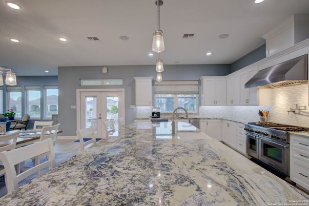 Dining room, Interior, Kitchen, Pendant Lights, Recessed Lighting, Stainless Steel Appliances