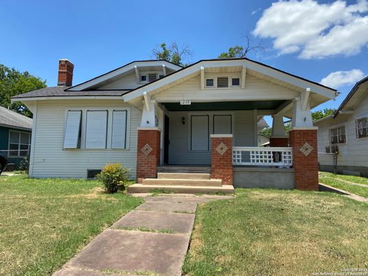 Exterior, Facade, American Craftsman