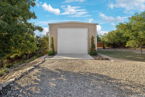 Detached Garage, Exterior