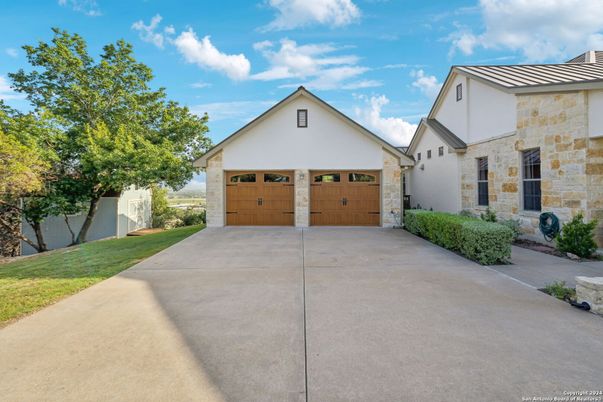 Detached Garage, Exterior