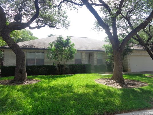 Attached, Backyard, Exterior, Facade, Brick Facade, Ranch