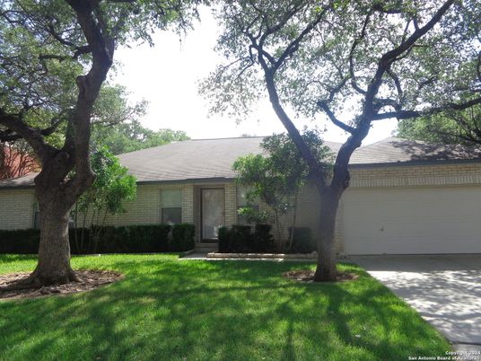 Attached, Exterior, Facade, Brick Facade, Ranch