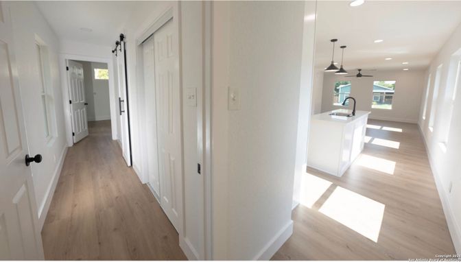 Interior, Pendant Lights, Recessed Lighting, Wood Texture Flooring