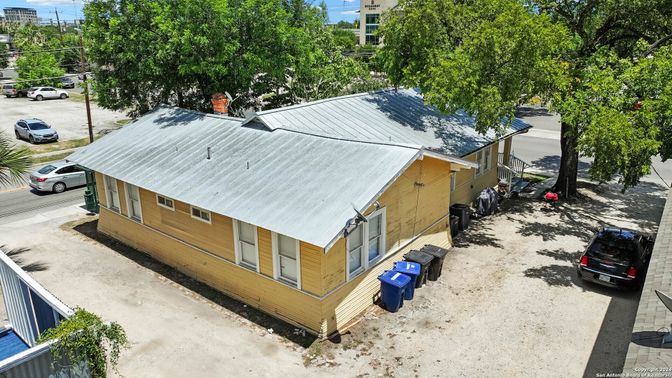 Exterior, Drone