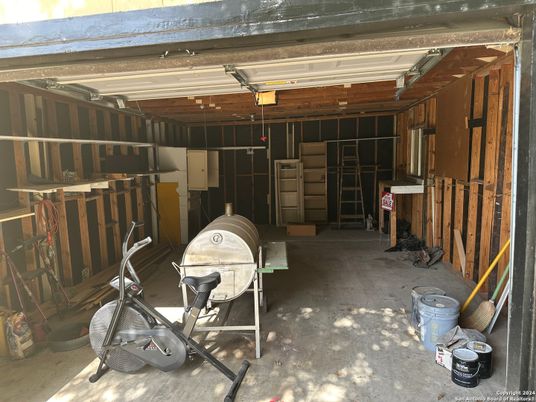 Garage, Interior