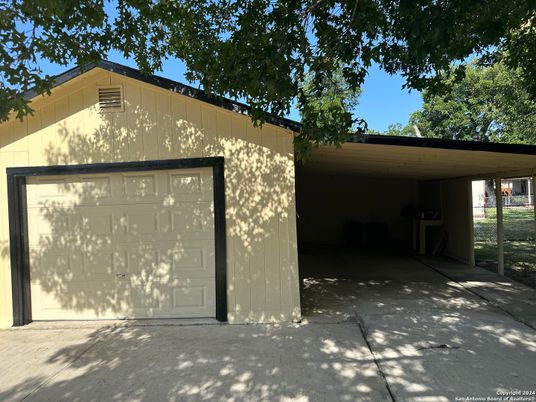 Detached Garage, Exterior