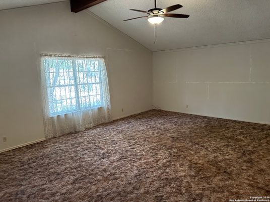 Empty room, Interior, Wooden Beams