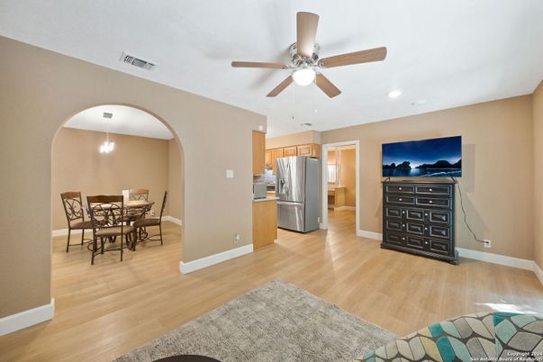 Dining room, Interior, Kitchen, Pendant Lights, Recessed Lighting, Wood Texture Flooring