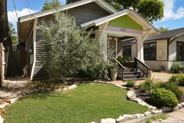 Exterior, Facade, American Craftsman