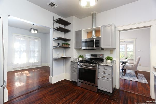 Dining room, Interior, Kitchen, Stainless Steel Appliances, Wood Texture Flooring