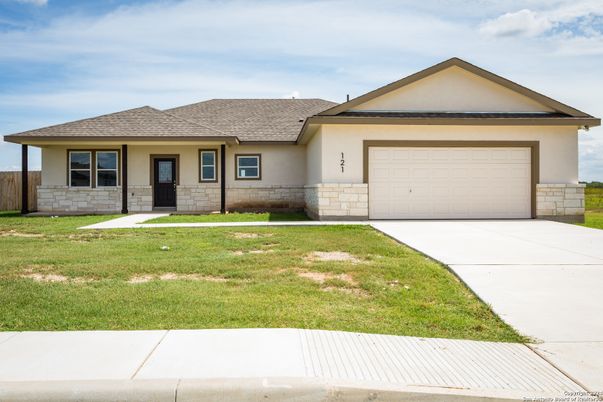 Attached, Exterior, Facade, Ranch