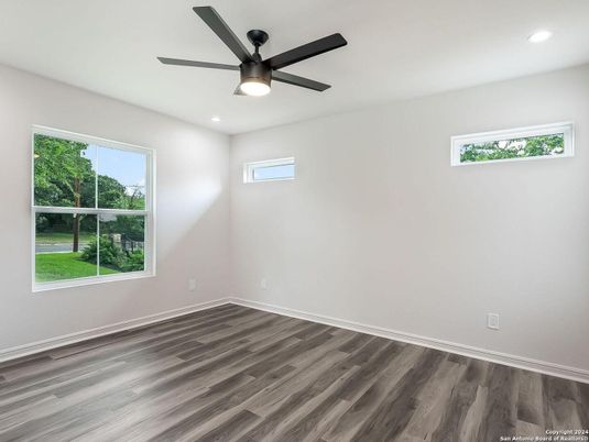 Empty room, Interior, Recessed Lighting, Wood Texture Flooring