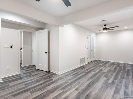 Empty room, Interior, Recessed Lighting, Wood Texture Flooring