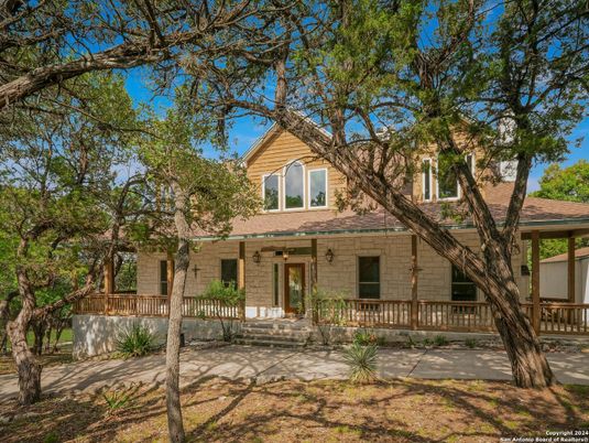 Exterior, Facade, Ranch