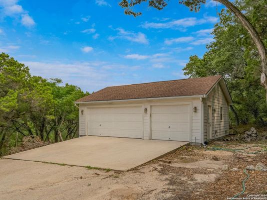 Detached Garage, Exterior