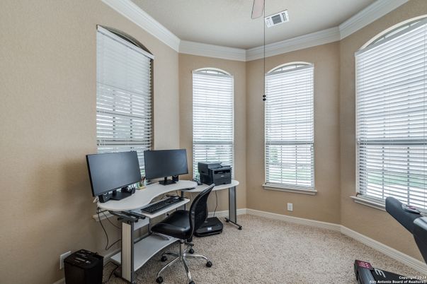 Home Office, Interior