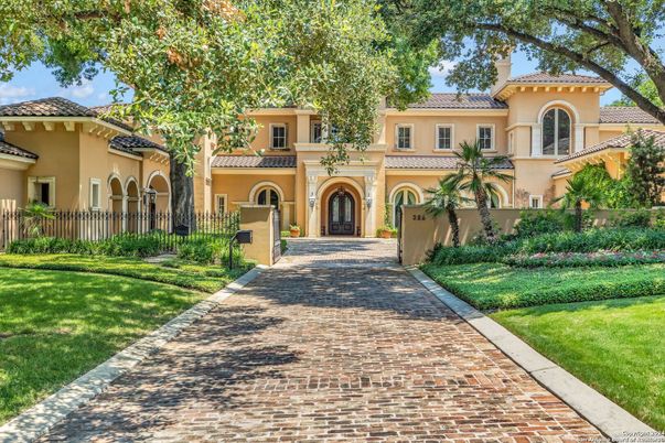 Backyard, Exterior, Facade, Mediterranean