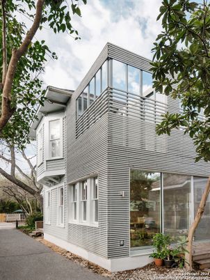 Exterior, Facade, Rowhouse