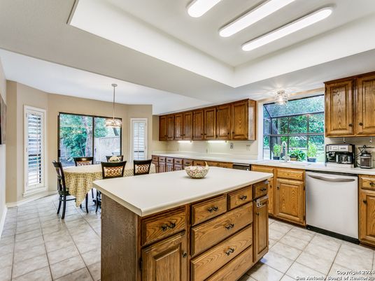 Dining room, Interior, Kitchen, Pendant Lights