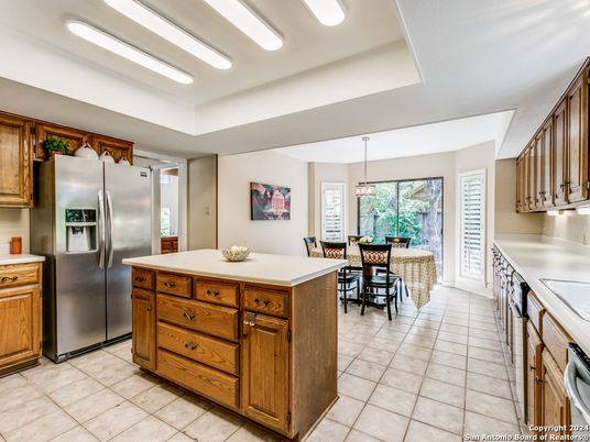 Dining room, Interior, Kitchen, Pendant Lights, Stainless Steel Appliances